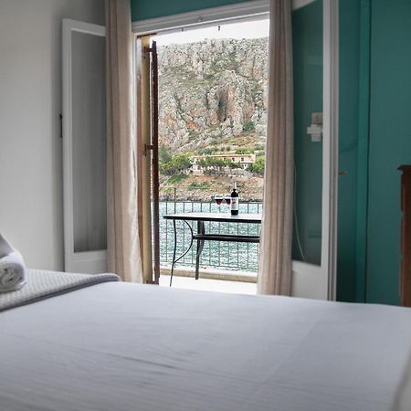 Gerolimin Blue Apartment Yerolimin Ngoại thất bức ảnh
