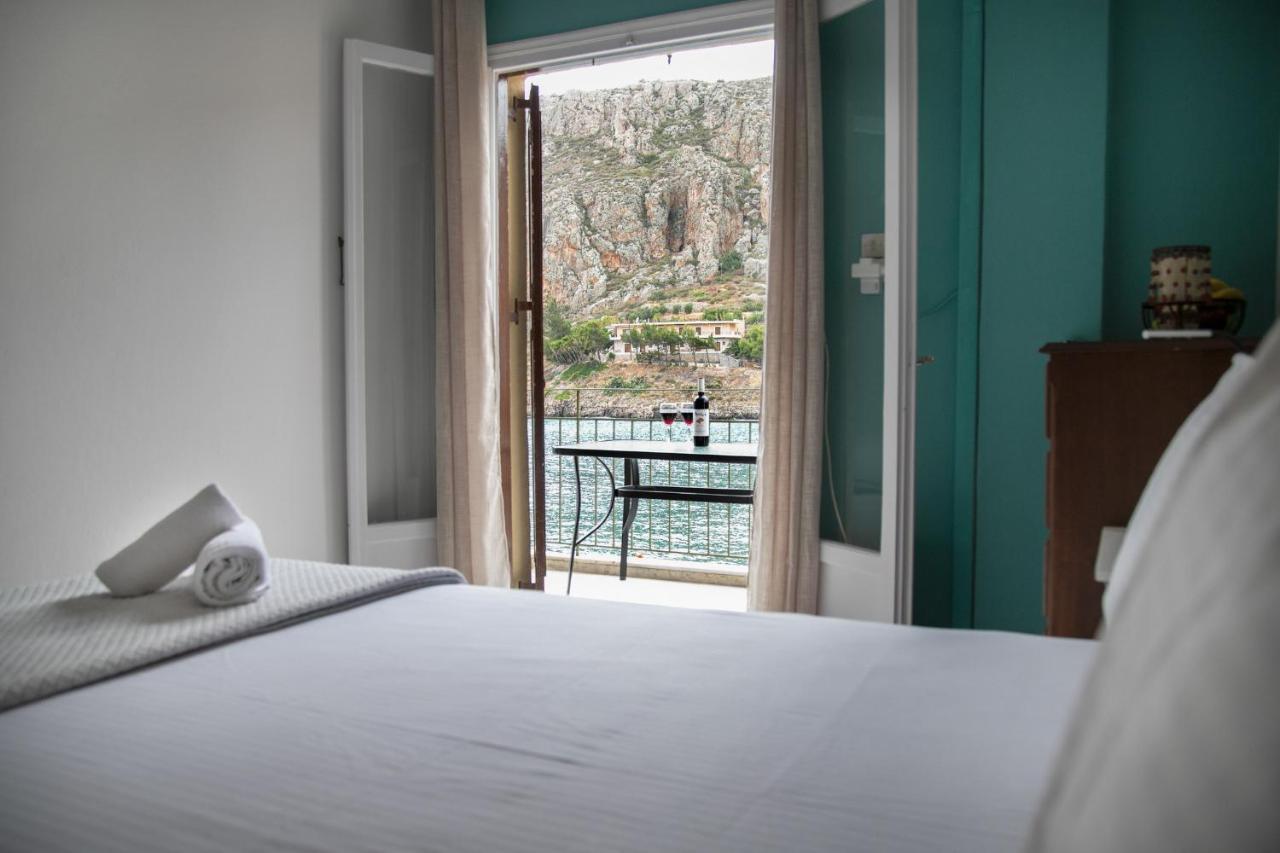 Gerolimin Blue Apartment Yerolimin Ngoại thất bức ảnh